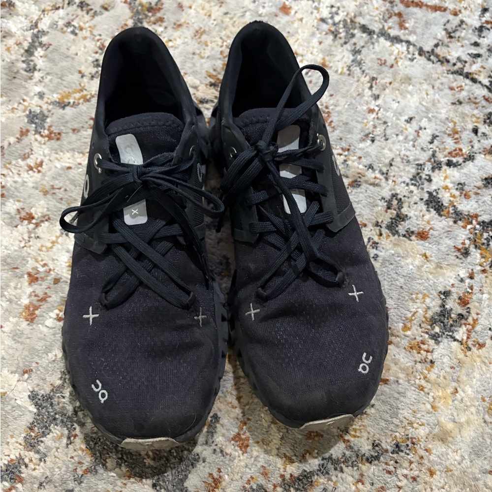 On Running Black Athletic Shoes Lightweight Durable Design